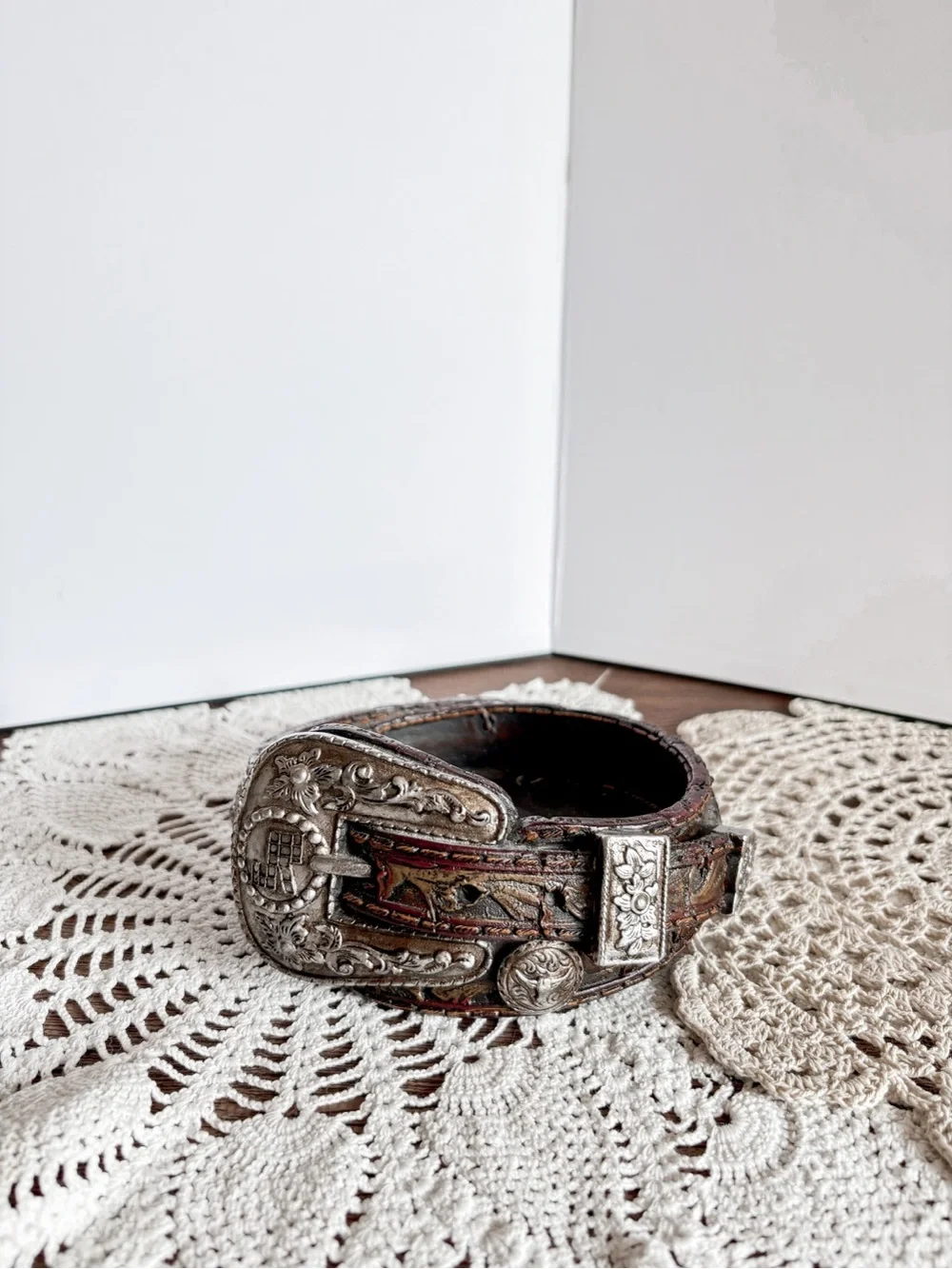 Brown Ceramic Western Belt Buckle Ashtray